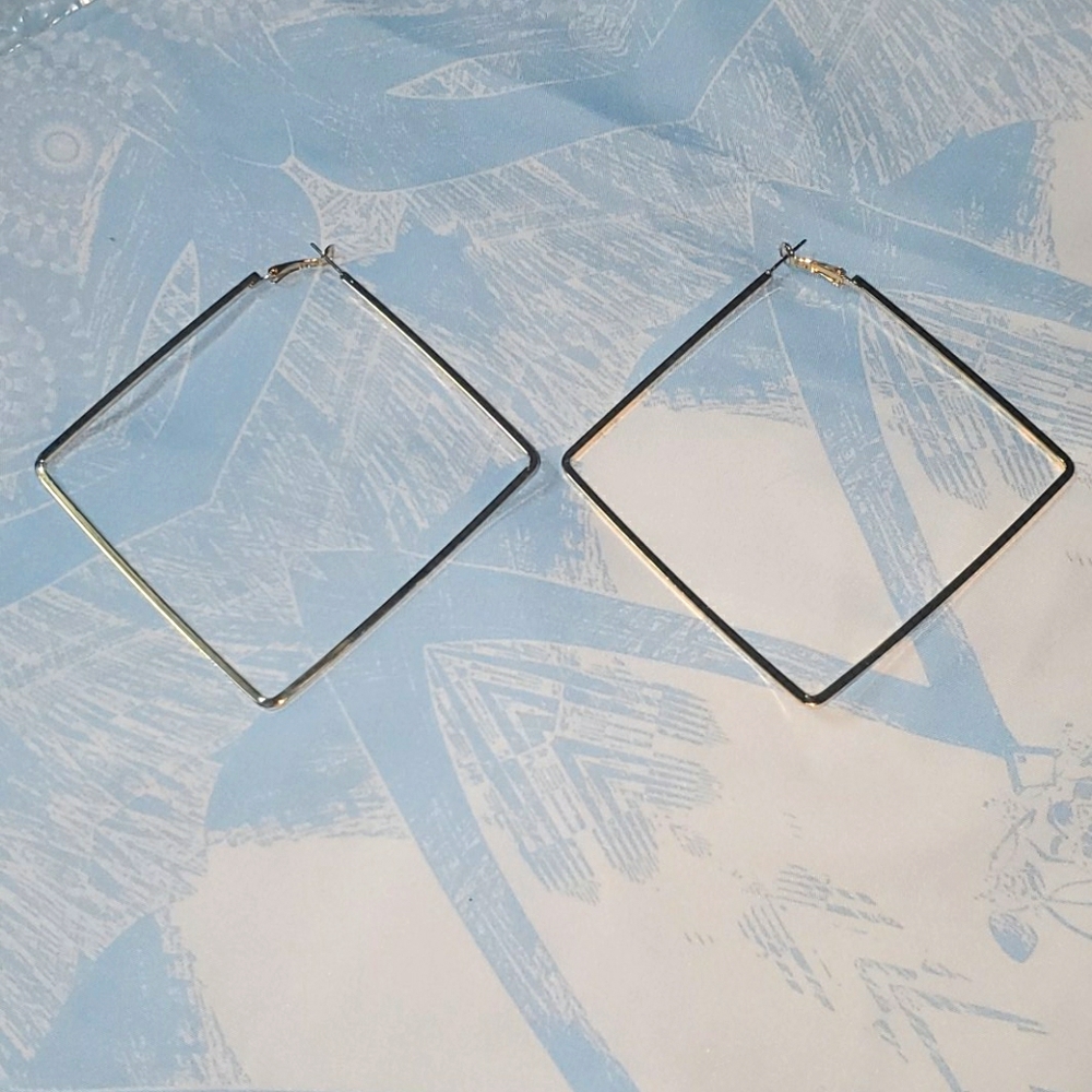 NEW Geometric hoop earrings